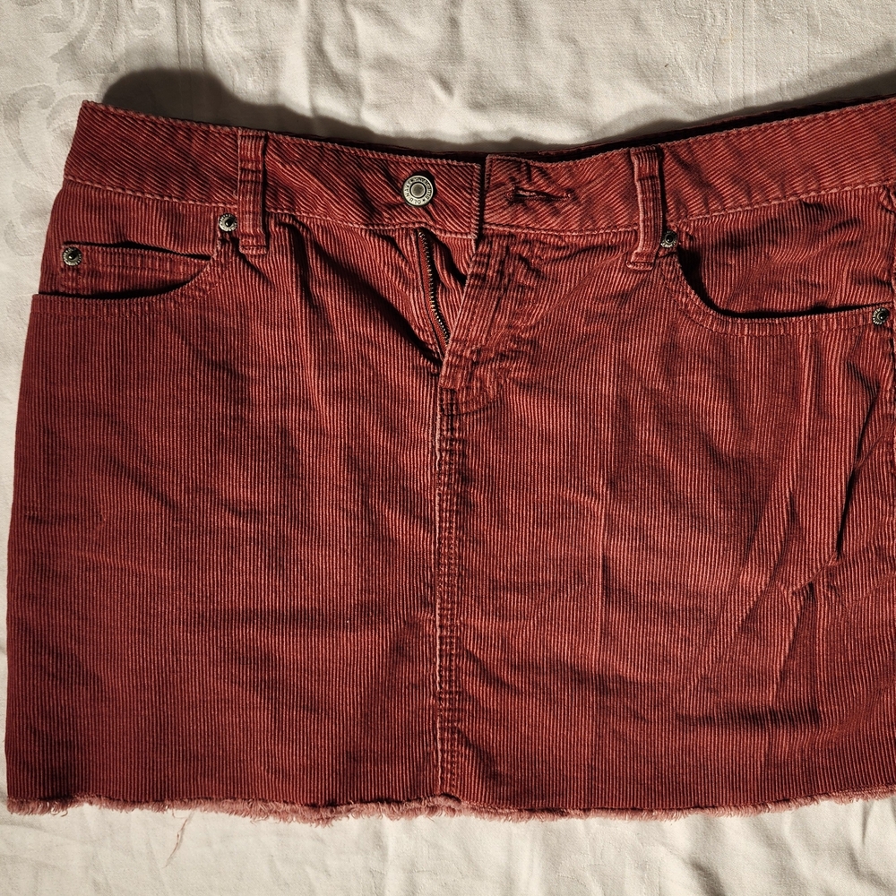 VTG Preppy Y2K Old Navy Red Corduroy Mini Skirt with Classic Texture Raw Hem